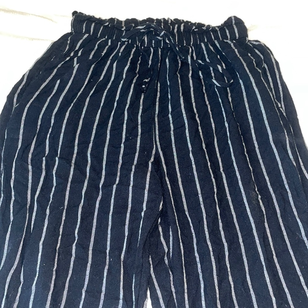 black and white comfy american eagle pants